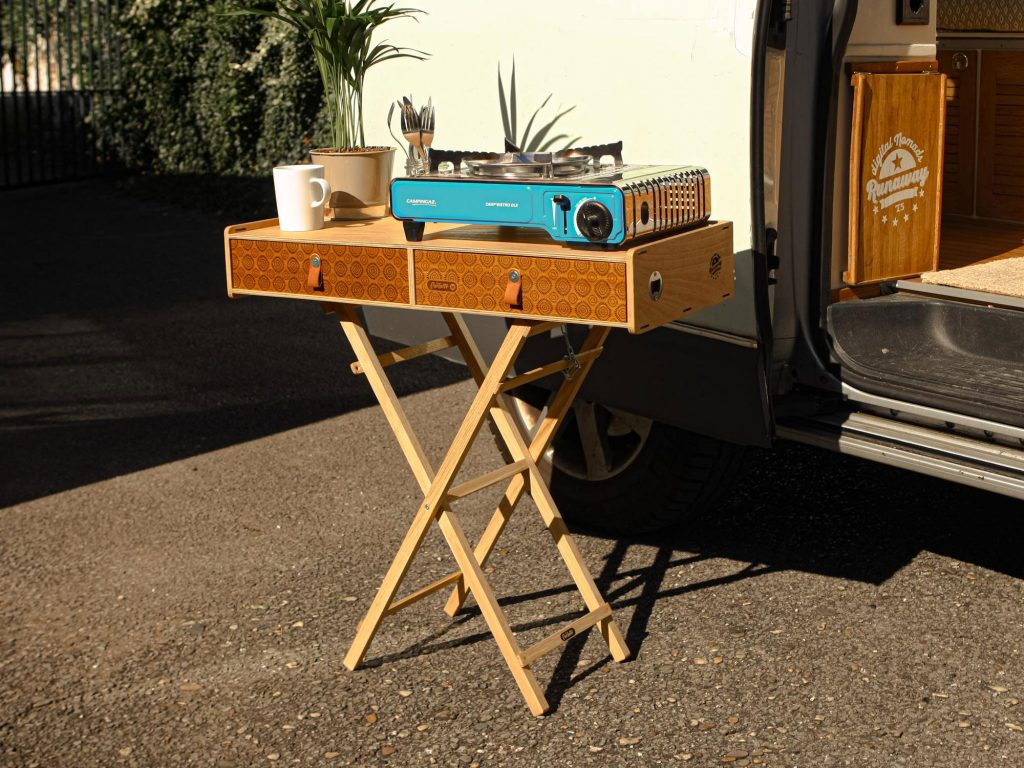 runaway_carlotte_gestell_03