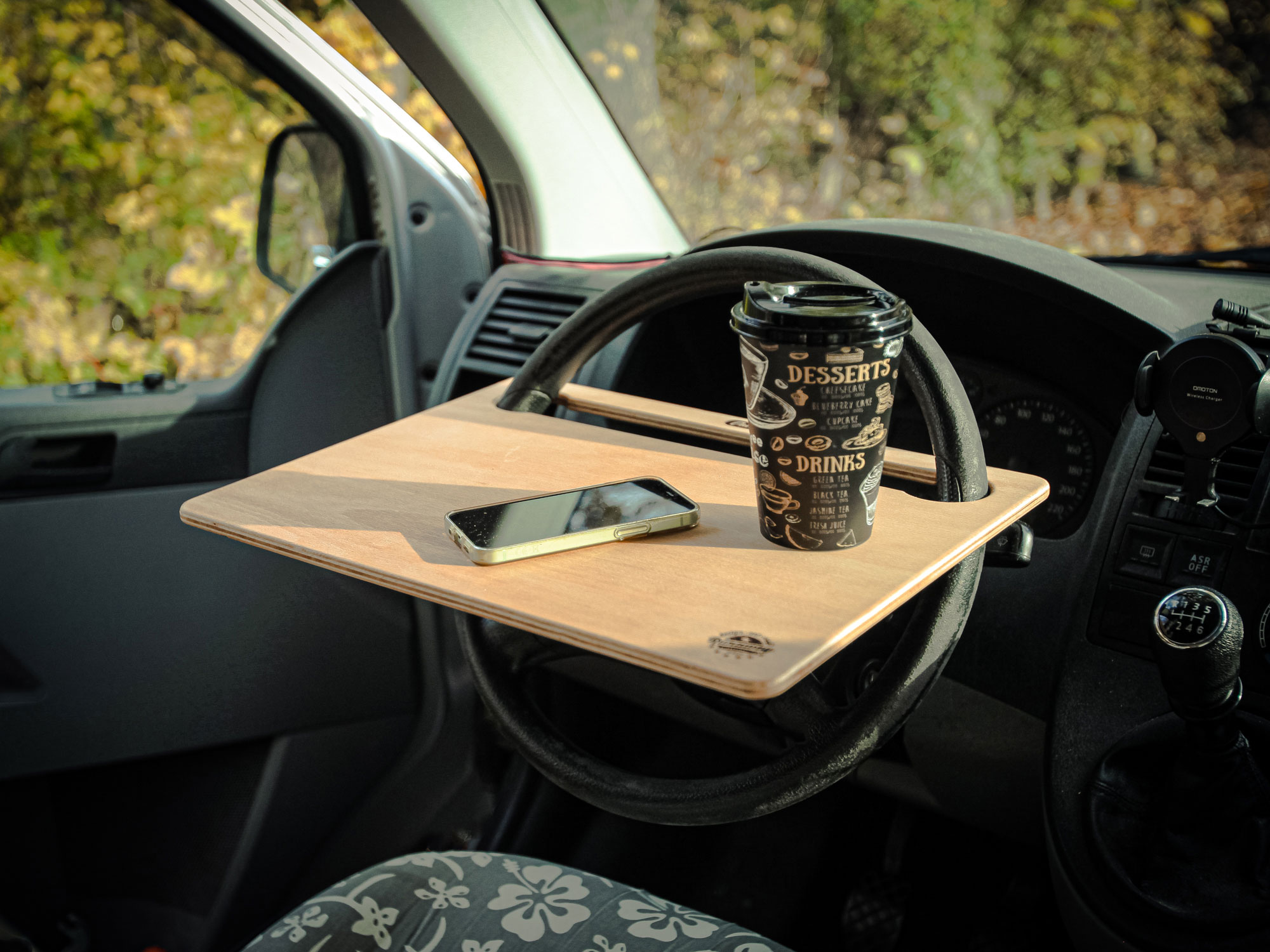 Xlqyb Auto-Lenkradtablett Lenkradtisch tragbarer Lenkradtisch,  multifunktionaler Autotisch, Tisch Laptop-Tablett, Auto-Esstisch mit  Becherhalter passend für die meisten Fahrzeuge Lenkrad : : Auto &  Motorrad