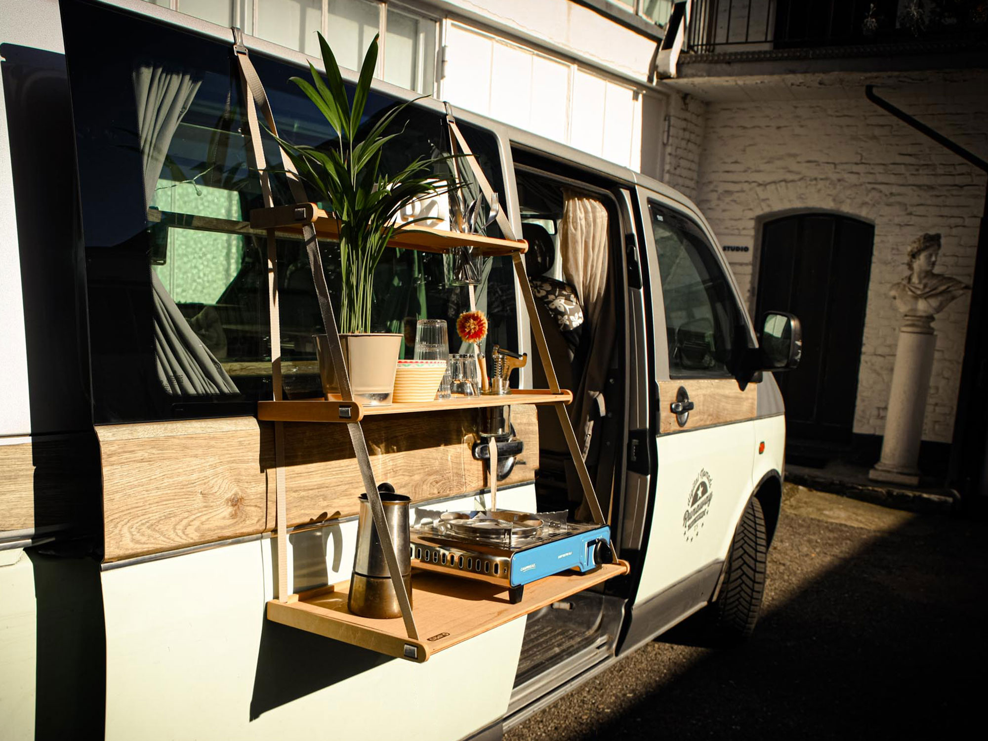 runaway_carlotte_m_regalsystem_01