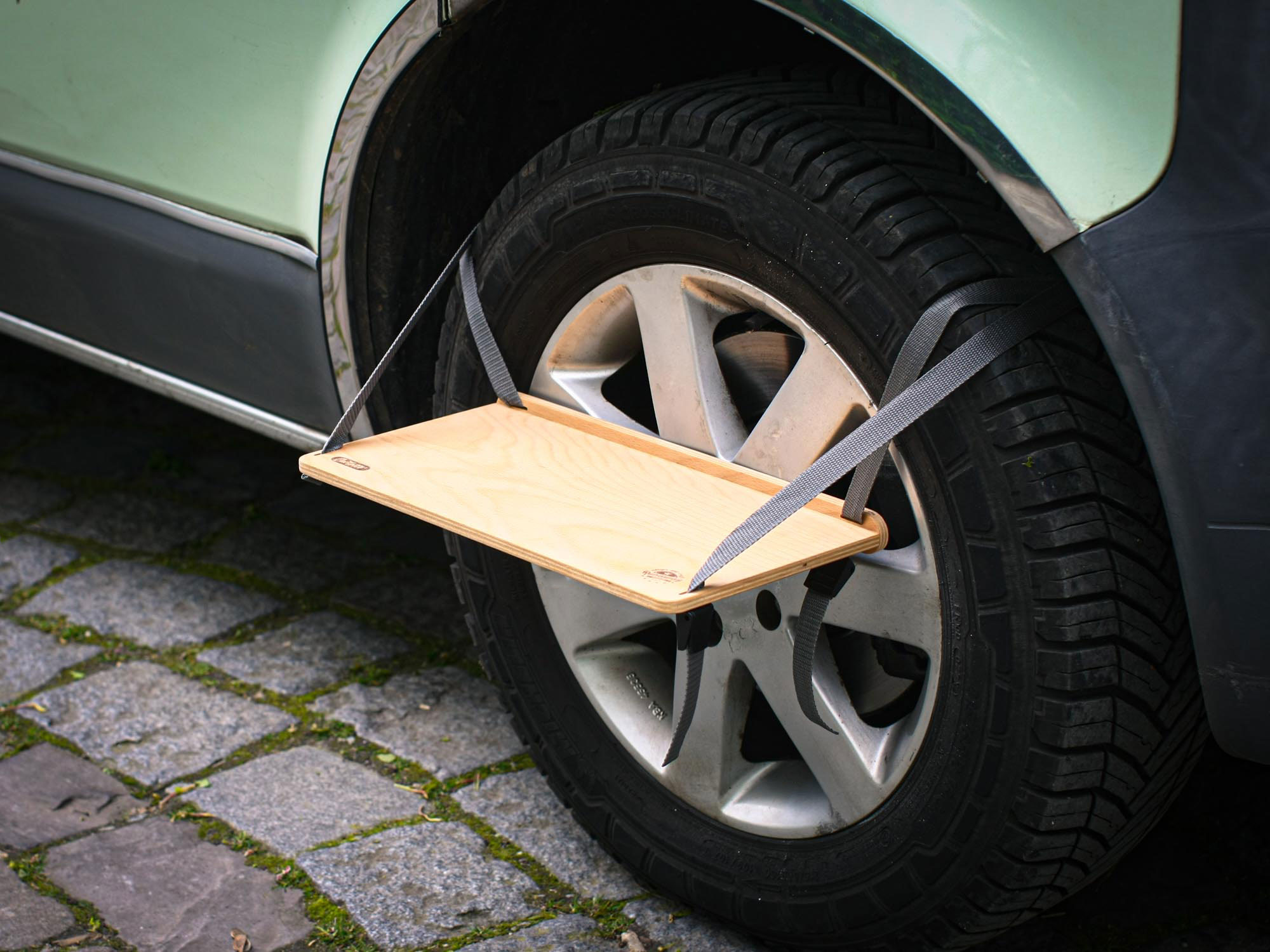 CarLotte<sup>®</sup> Reifenregal zum Anhängen – Bild 3