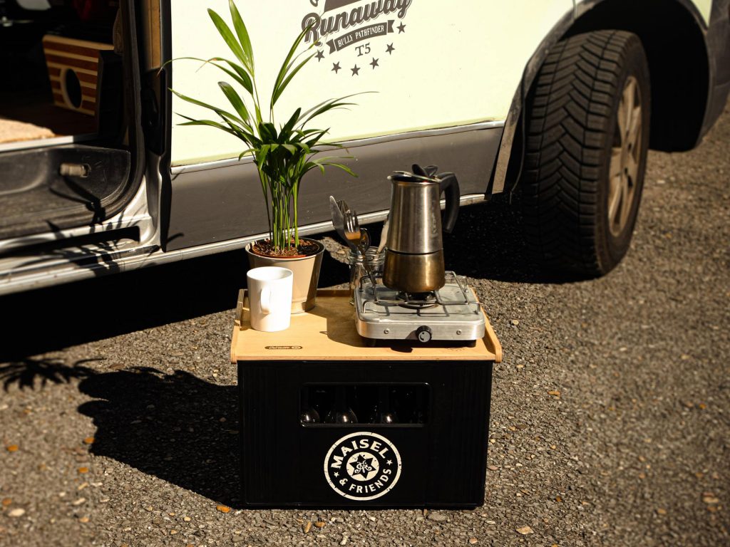 runaway_carlotte_s_regale_03